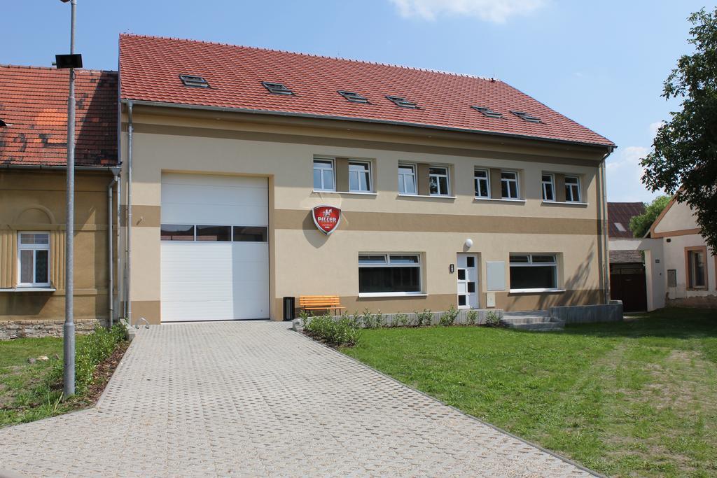 Penzion Piller Chvalín Buitenkant foto
